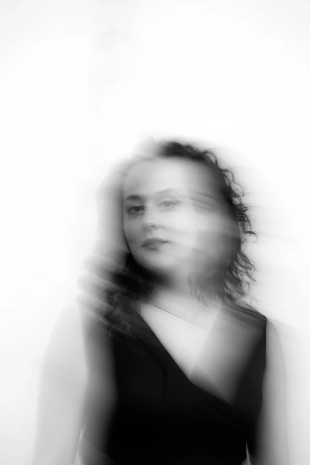 Black-and-white motion portrait of Marie Seidler — Marie Seidler, mezzo-soprano, opera portrait photography by Janina Laszlo