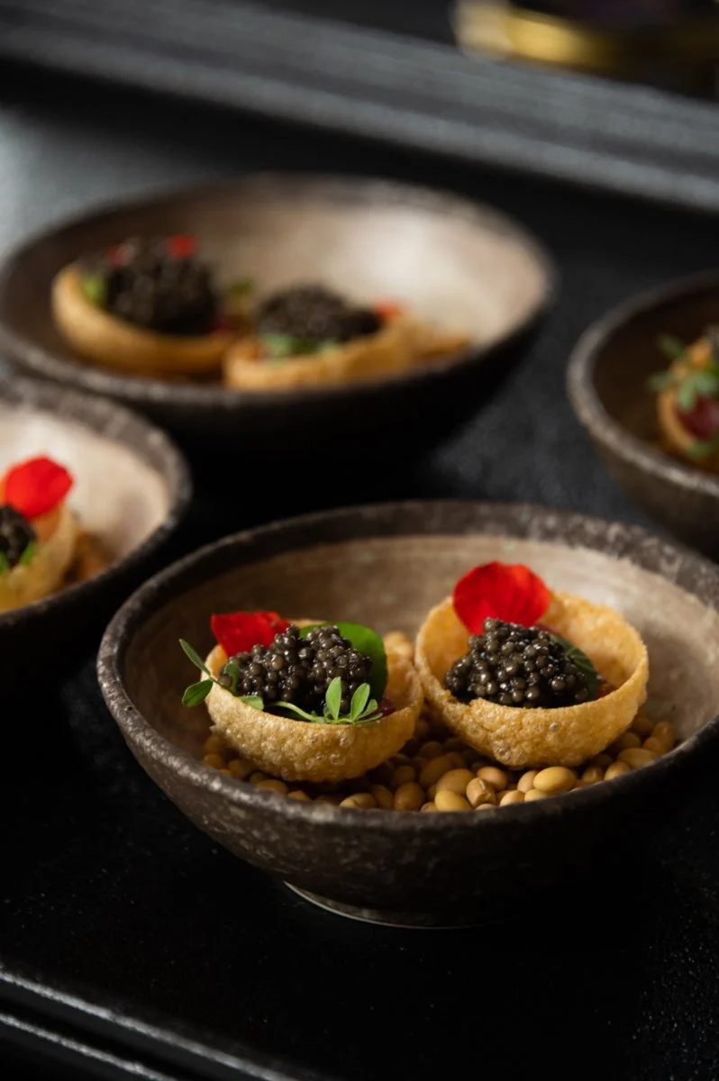 Caviar tartlets by chef Tohru Nakamura at Salon Rouge, Munich, for Der Feinschmecker — portrait by Janina Laszlo, portrait photographer in Munich
